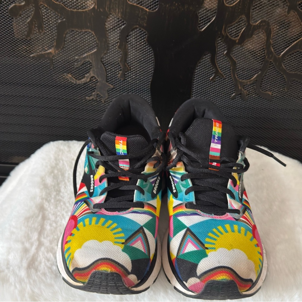 Brooks Colorful Athletic Shoes - Picture 2 of 11